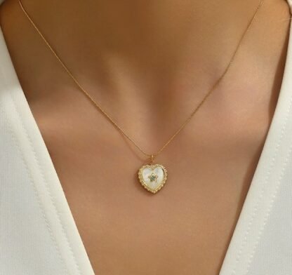 collier pendentif coeur tendance